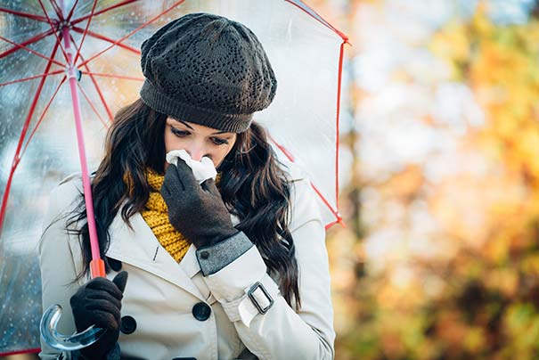 Image of female model facing the sinus problem