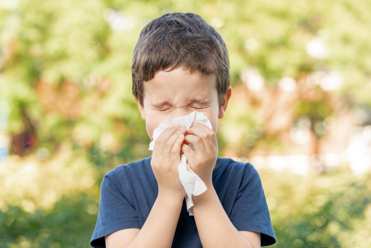 featured image for how to keep your kids happy during allergy season